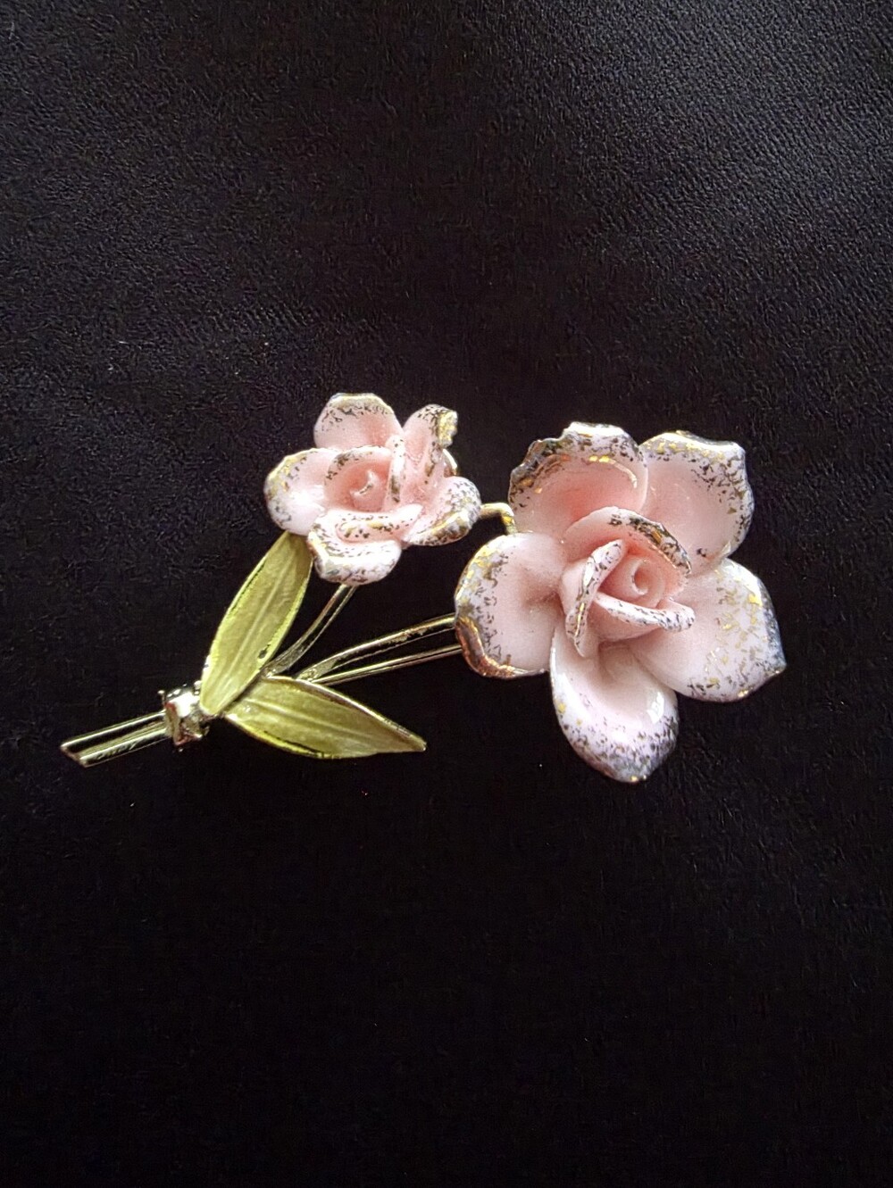 Vintage Coro Ceramic Pink Rose Flower Bouquet Brooch Gold Gilt Pin